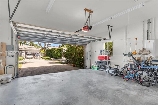 Building Photo - 5794 SW 76th Terrace