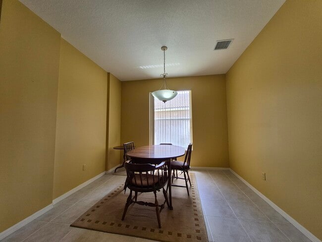 Building Photo - 12654 Via Ravenna