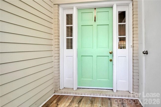 Building Photo - 8729 Timbercrest Cir