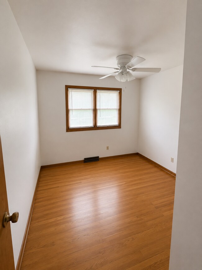 Building Photo - 2118 Melrose Dr