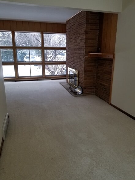 Building Photo - 1728 Middle Rd