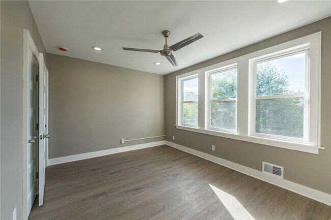 Building Photo - 533 N Euclid Ave