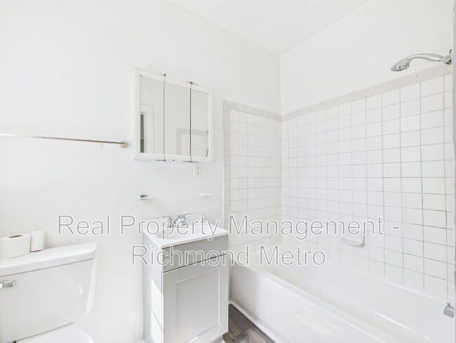 Building Photo - 1610 N 28th St