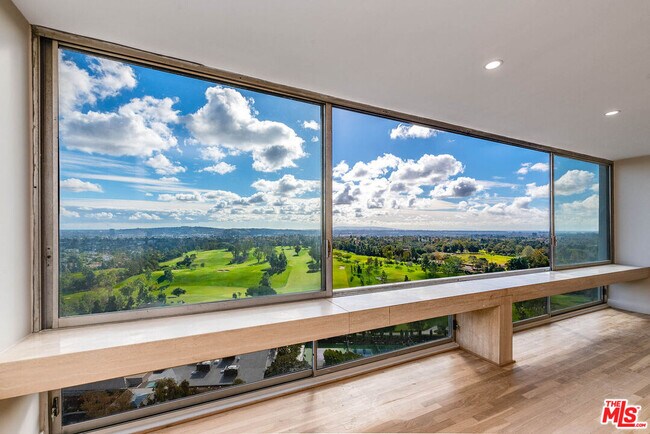 Building Photo - 2222 Ave of the Stars