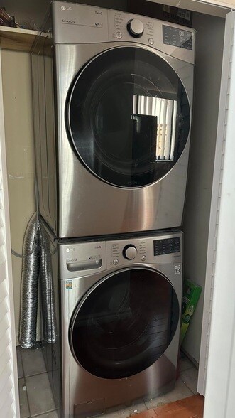 Building Photo - 21 Via de Casas Sur Via