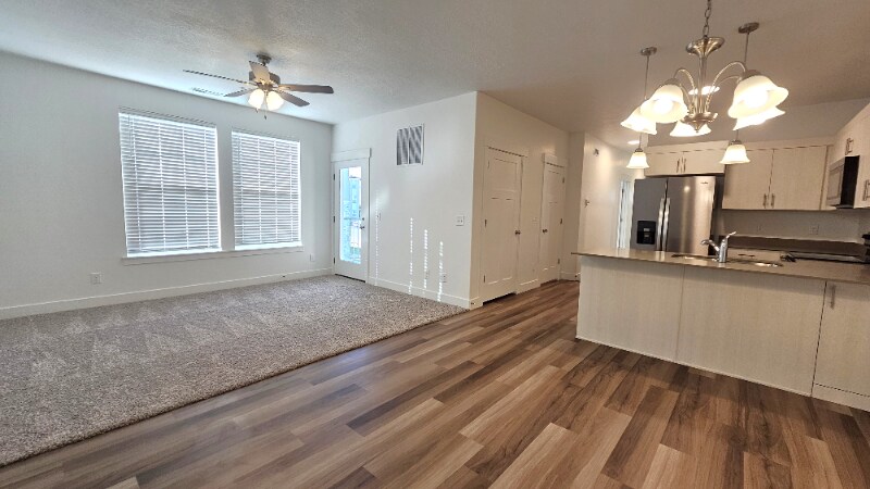 Building Photo - 13687 S Hanley Ln