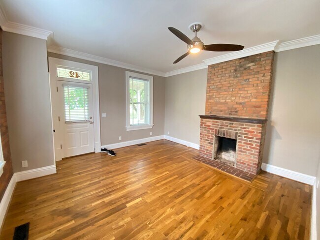 Building Photo - 42 E 3rd Ave