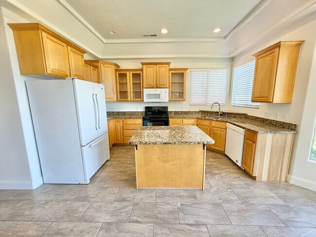 Building Photo - 1536 N Sage Dr