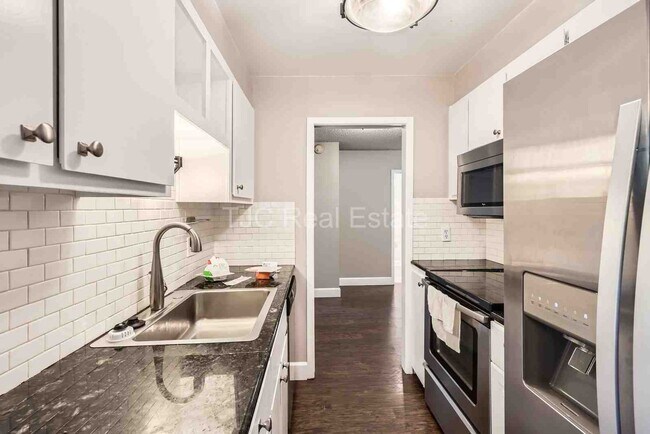 Building Photo - 1313 Steele St