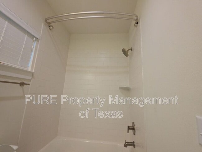 Building Photo - 6800 Menchaca Rd