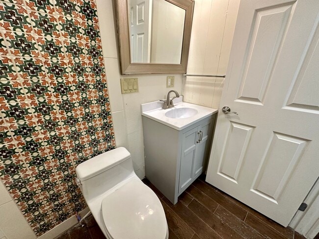 Building Photo - 3 Bed / 2 Bath Custom Pioche House