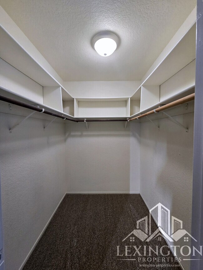 Building Photo - Beautifully Updated, 4BD/3BA, Home in Rocklin – Excellent Location!