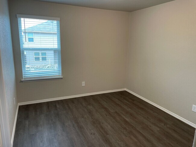 Building Photo - PRELEASING NOW! Charming Three Bedroom | Two and a Half Bathroom Home in Scott's Hollow