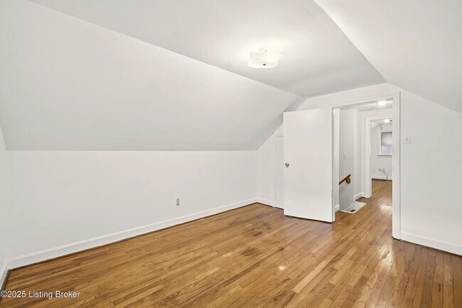 Building Photo - 415 N Hite Ave