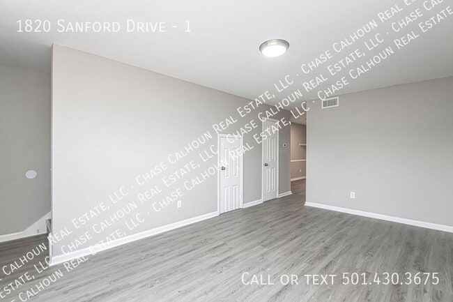 Building Photo - 1820 Sanford Dr