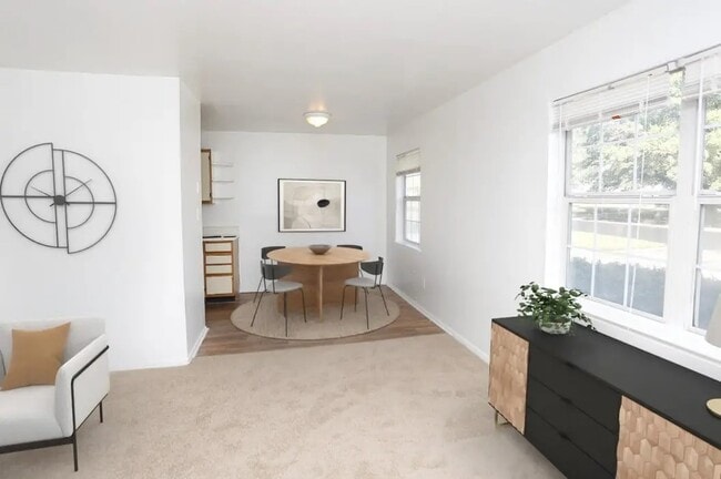 Building Photo - 6110 Cricklewood Dr