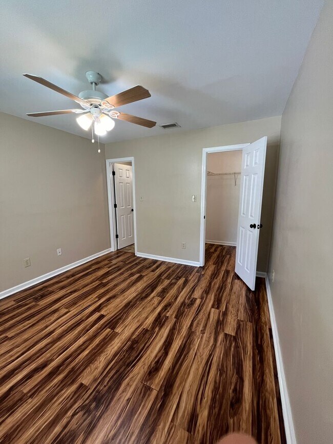 Building Photo - 4013 Catawba St