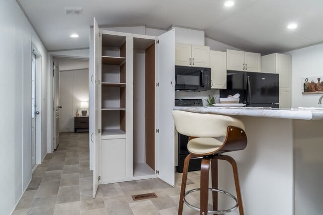 Building Photo - Brand New 3/2 Mobile Home in Kilgore's Newest Community!