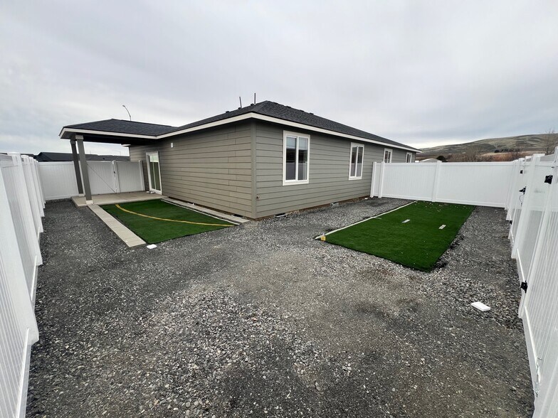 Building Photo - 119 Grant Dr