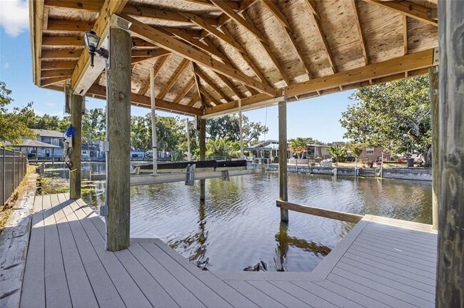 Building Photo - 172 Lake Shore Dr W