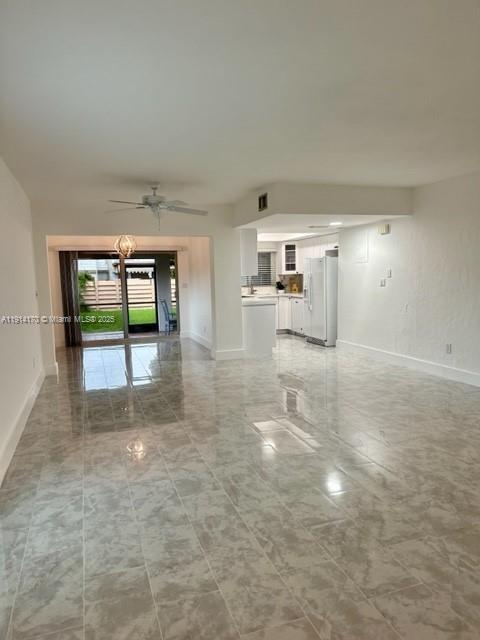 Building Photo - 7439 Twin Sabal Dr