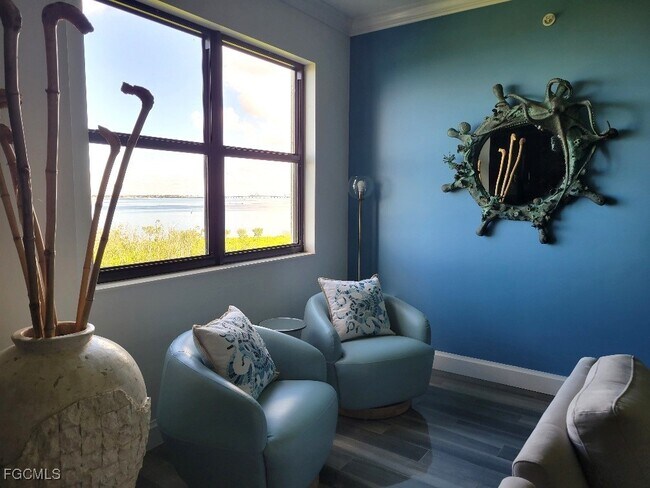 Building Photo - 11620 Court of Palms