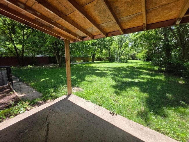 Building Photo - 1597 Koebel Rd