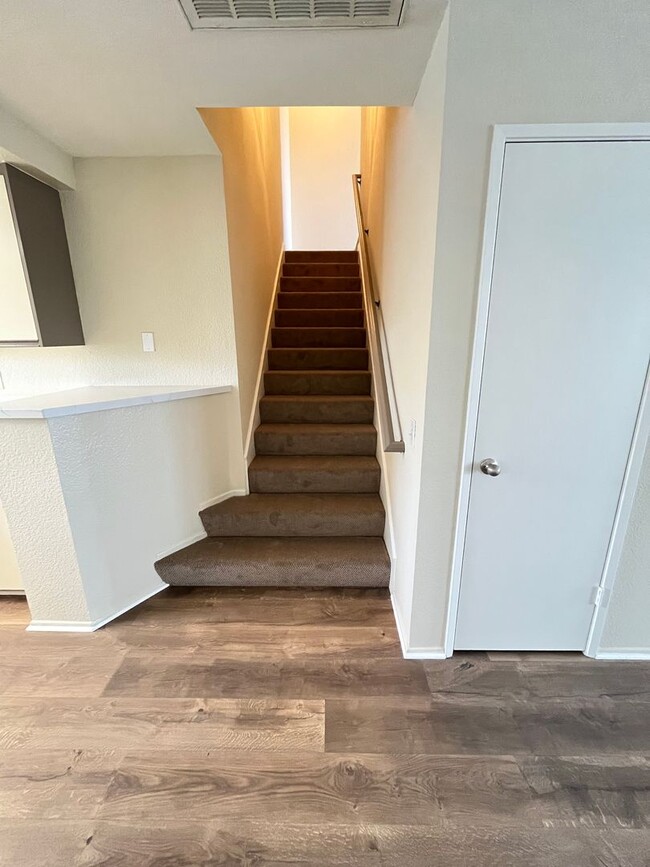 Building Photo - JUST REFURBISHED SPACIOUS DUAL MASTER COND...