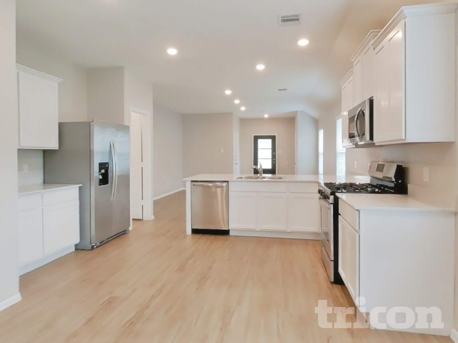 Building Photo - 1911 Ballesteros St