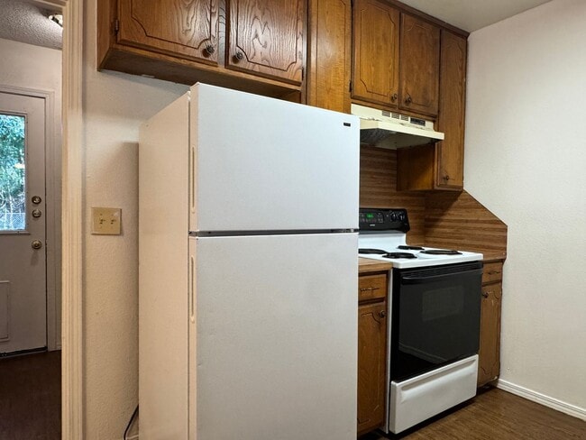 Building Photo - 10802 Kiamichi Dr