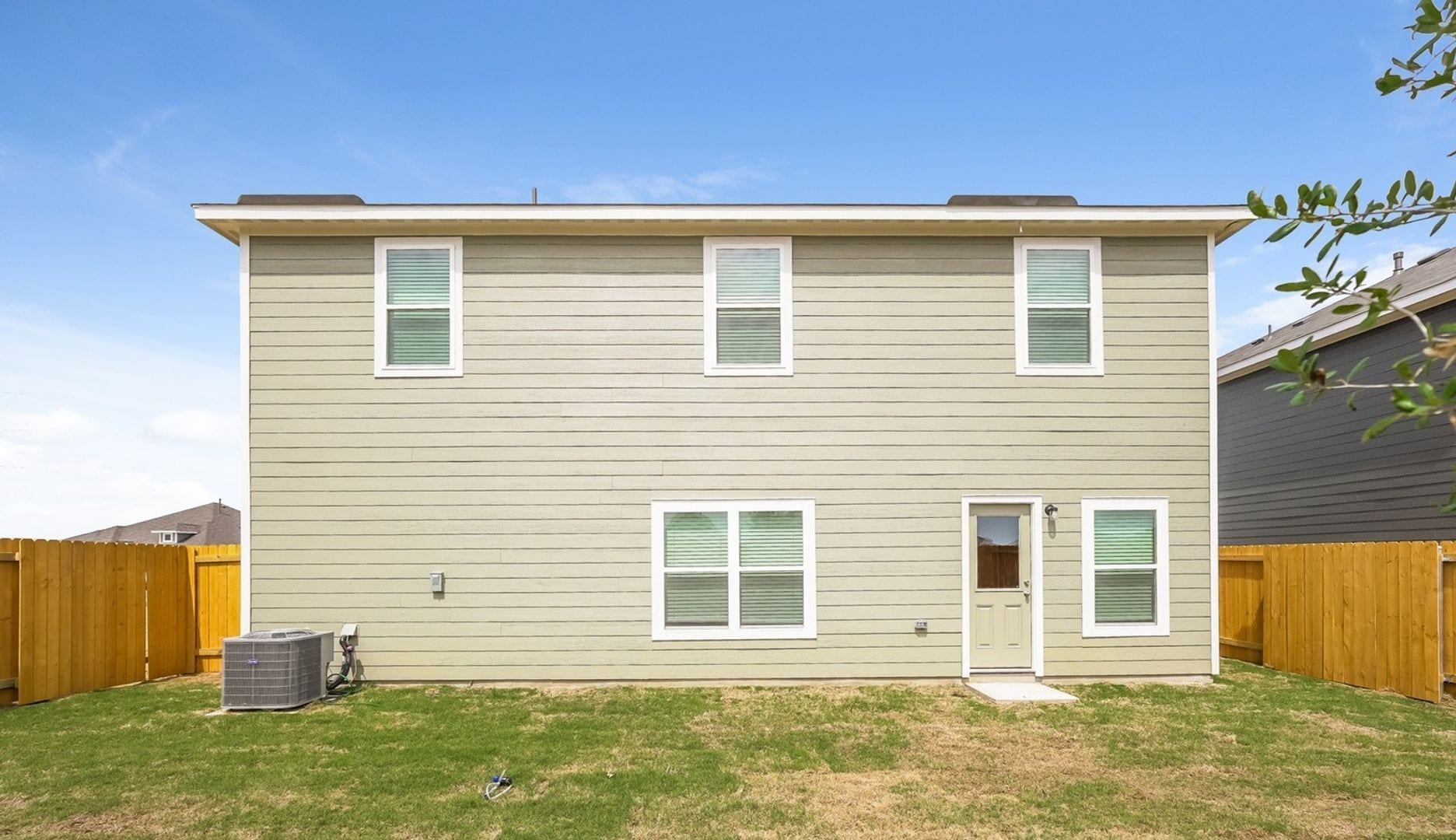 Building Photo - 9625 Teton Vis Dr
