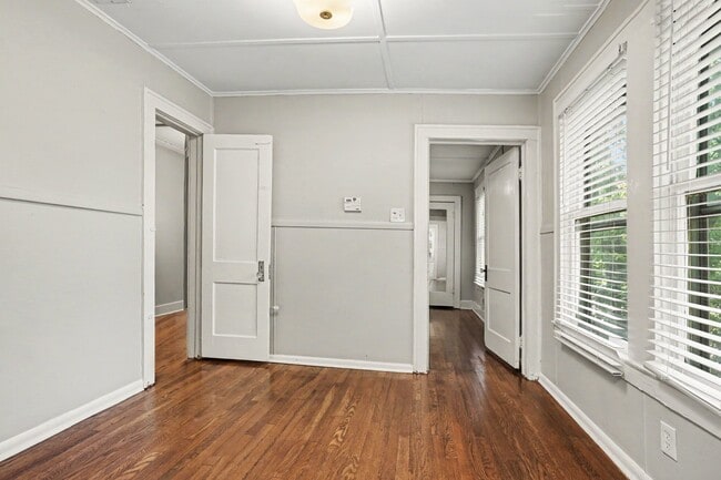 Building Photo - 2112 McMillan Ave