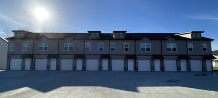 Building Photo - 1040 Glenkirk Dr