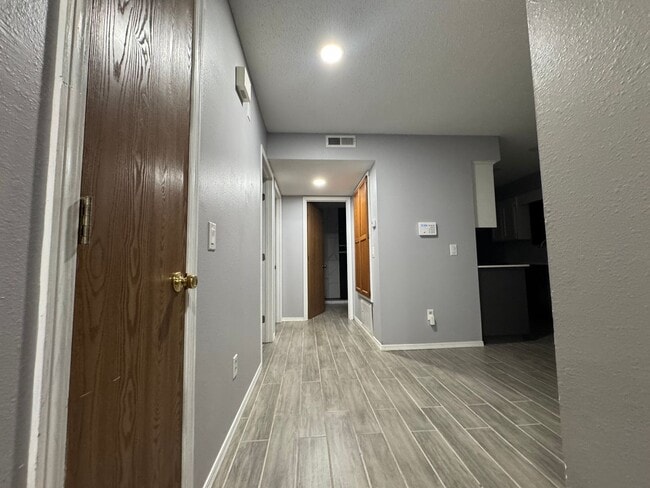 Building Photo - ***303 Southland Street***