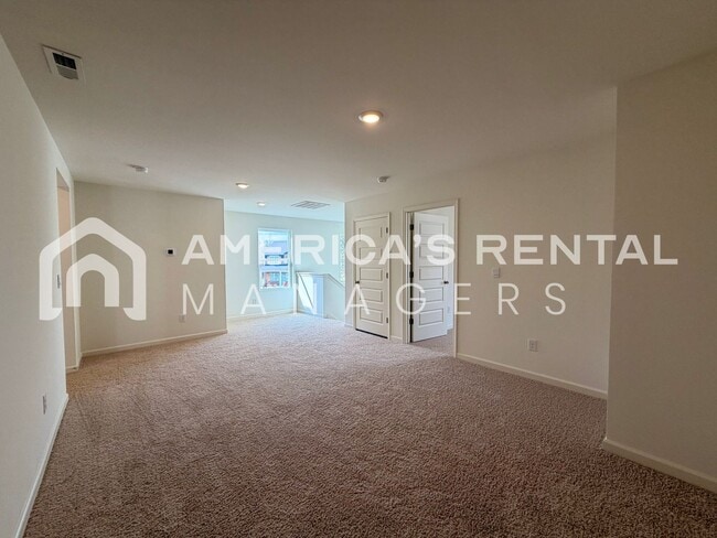 Building Photo - Modern Two Story Living in Doss Ferry - Available NOW!!