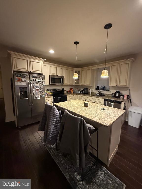 Building Photo - 6110 Ridge Ave