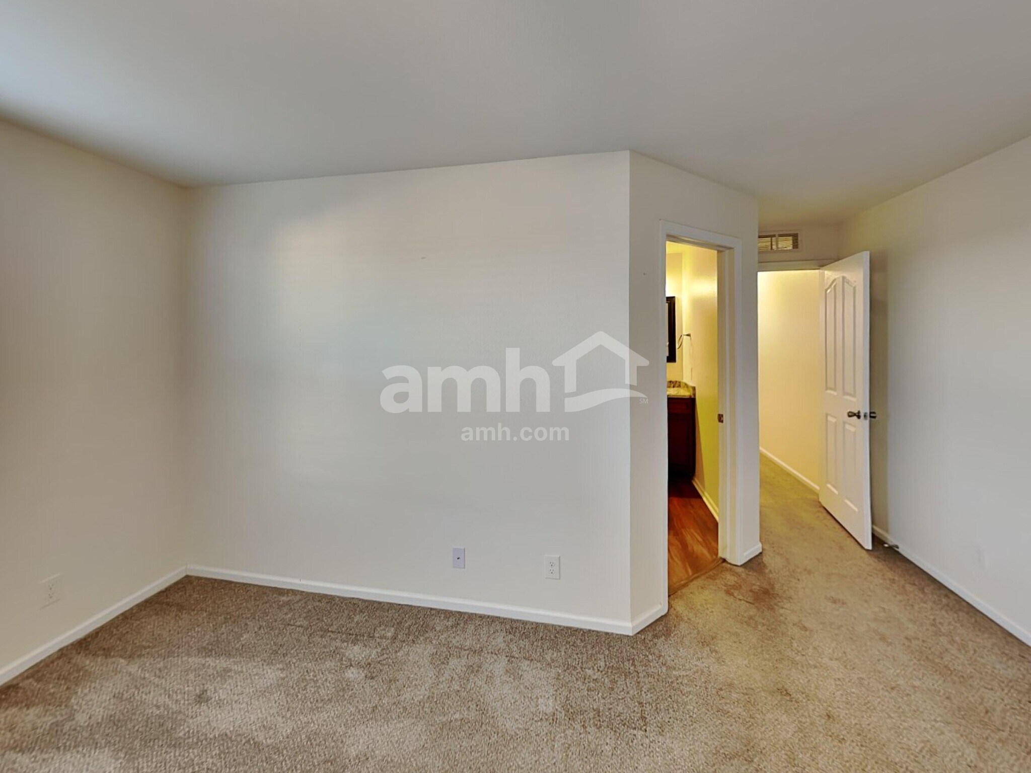 Building Photo - 5366 N Laredo St