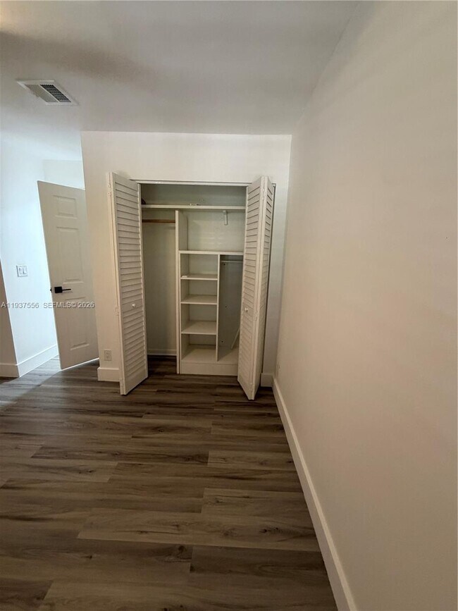 Building Photo - 9517 NW 2nd Pl