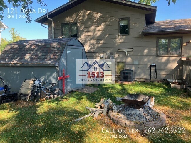 Building Photo - 121 Dana Dr