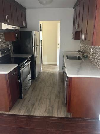 Building Photo - 1342 Palos Verdes Dr