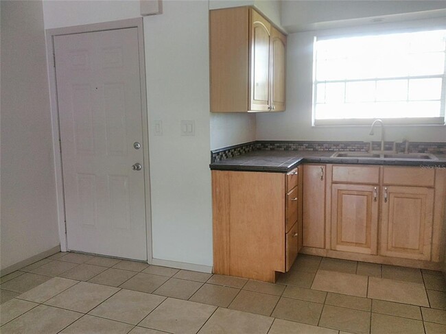 Building Photo - 313 Dirksen Dr