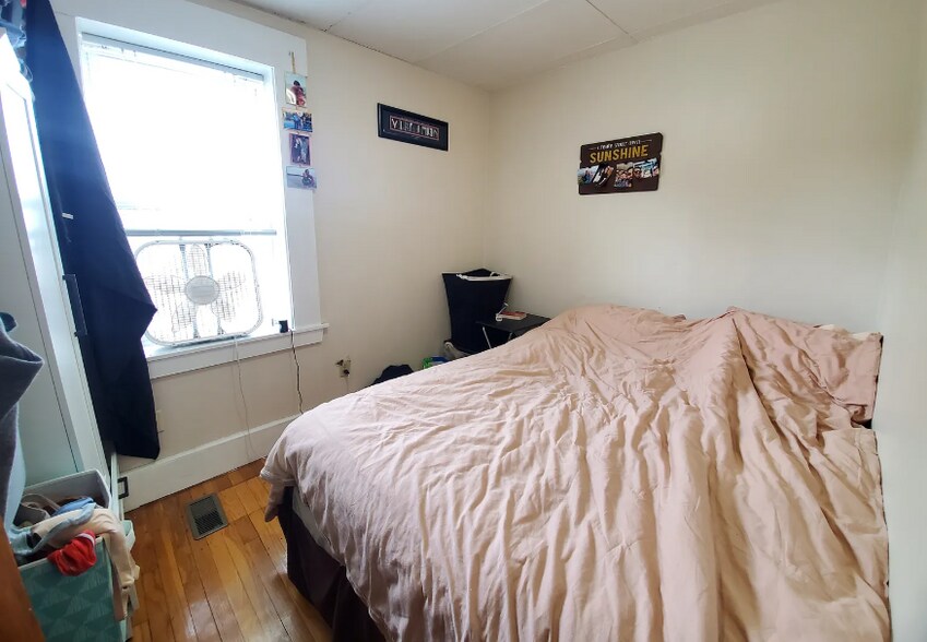 Building Photo - 107 Brookline St