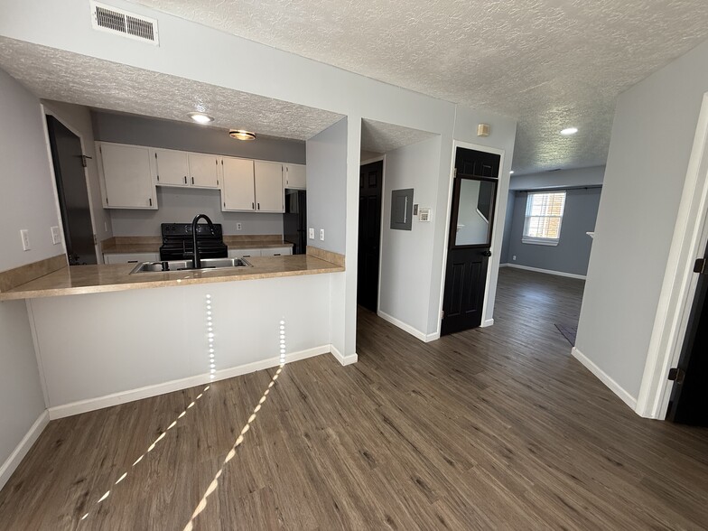 Building Photo - 1823 Worthington Run Dr