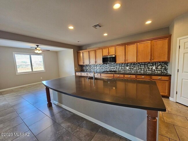 Building Photo - 9831 N Melandra Way