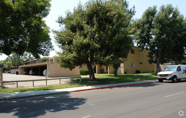 Primary Photo - 311 N Emerald Dr