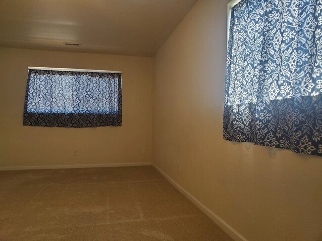 Building Photo - 2 br, 1 bath House - 825 Dr ML King Way