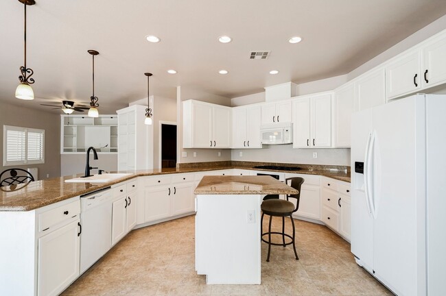 Building Photo - Beautiful Home in a Gated Community