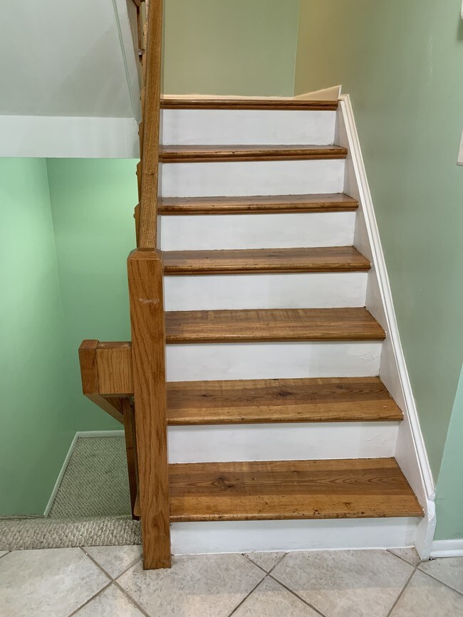 Building Photo - 64 Bond St