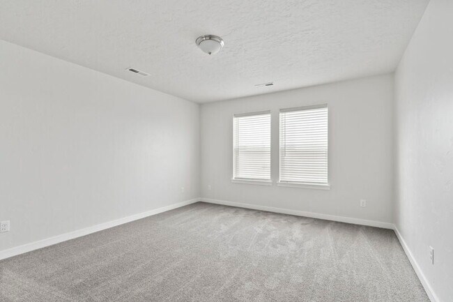 Building Photo - 10411 Rockaway Ridge St