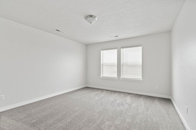 Building Photo - 10419 Rockaway Ridge St